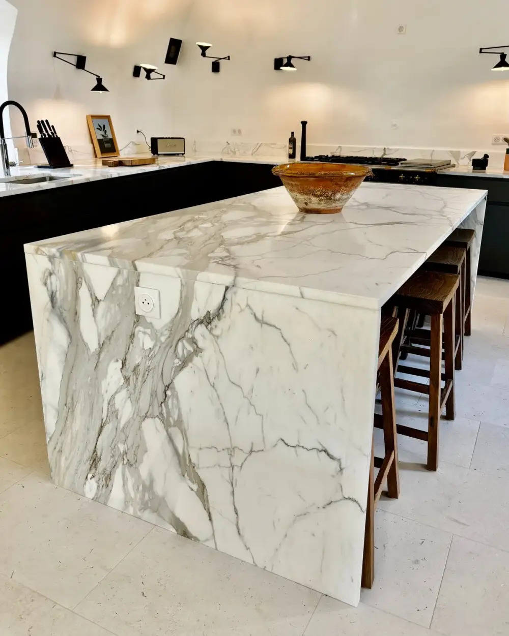 cuisine-en-marbre-blanc-calacatta (6)